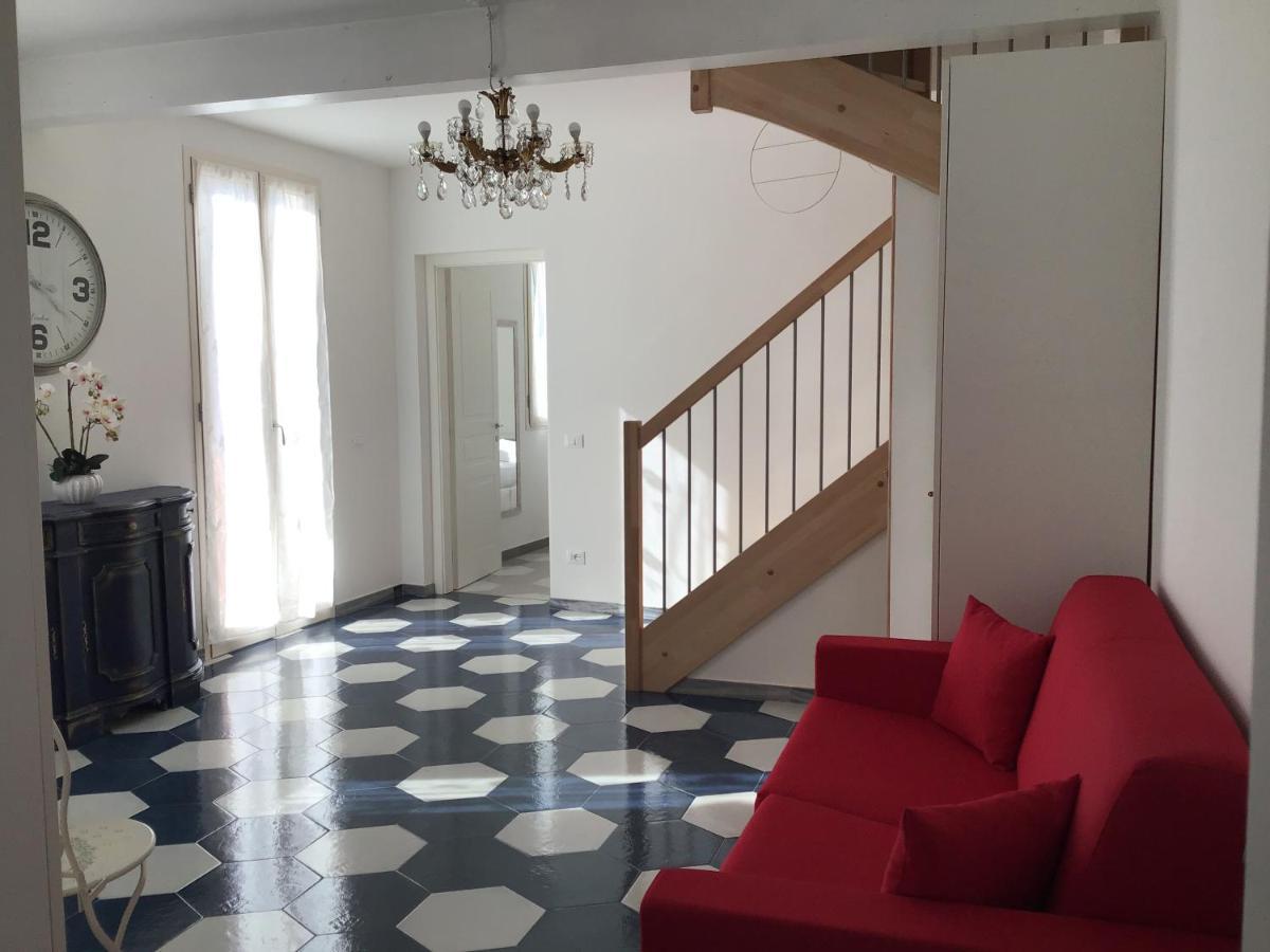 Casa Luigia Rooms Mtb In Finalborgo Bike Room Tour Ebike Trekking Finale Ligure Exteriör bild