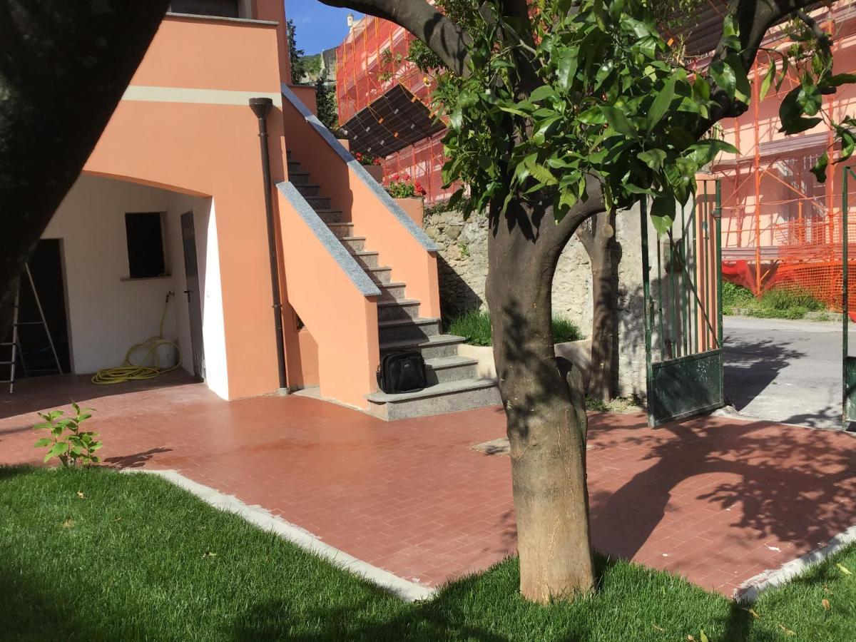 Casa Luigia Rooms Mtb In Finalborgo Bike Room Tour Ebike Trekking Finale Ligure Exteriör bild
