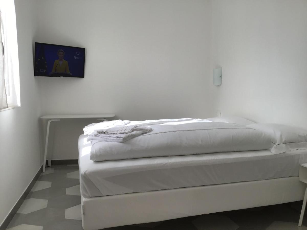 Casa Luigia Rooms Mtb In Finalborgo Bike Room Tour Ebike Trekking Finale Ligure Exteriör bild