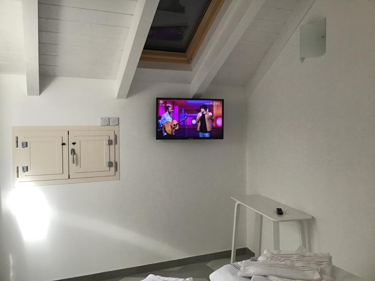 Casa Luigia Rooms Mtb In Finalborgo Bike Room Tour Ebike Trekking Finale Ligure Exteriör bild