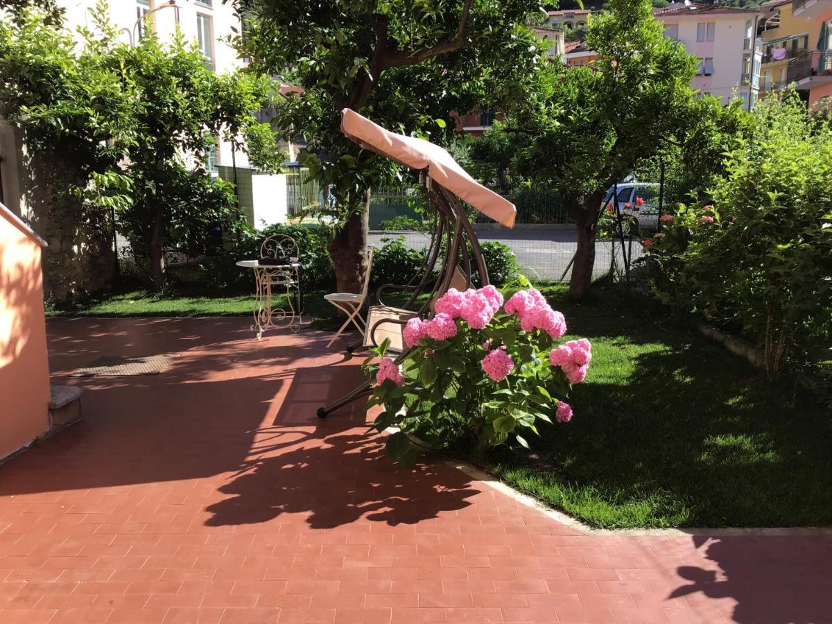 Casa Luigia Rooms Mtb In Finalborgo Bike Room Tour Ebike Trekking Finale Ligure Exteriör bild