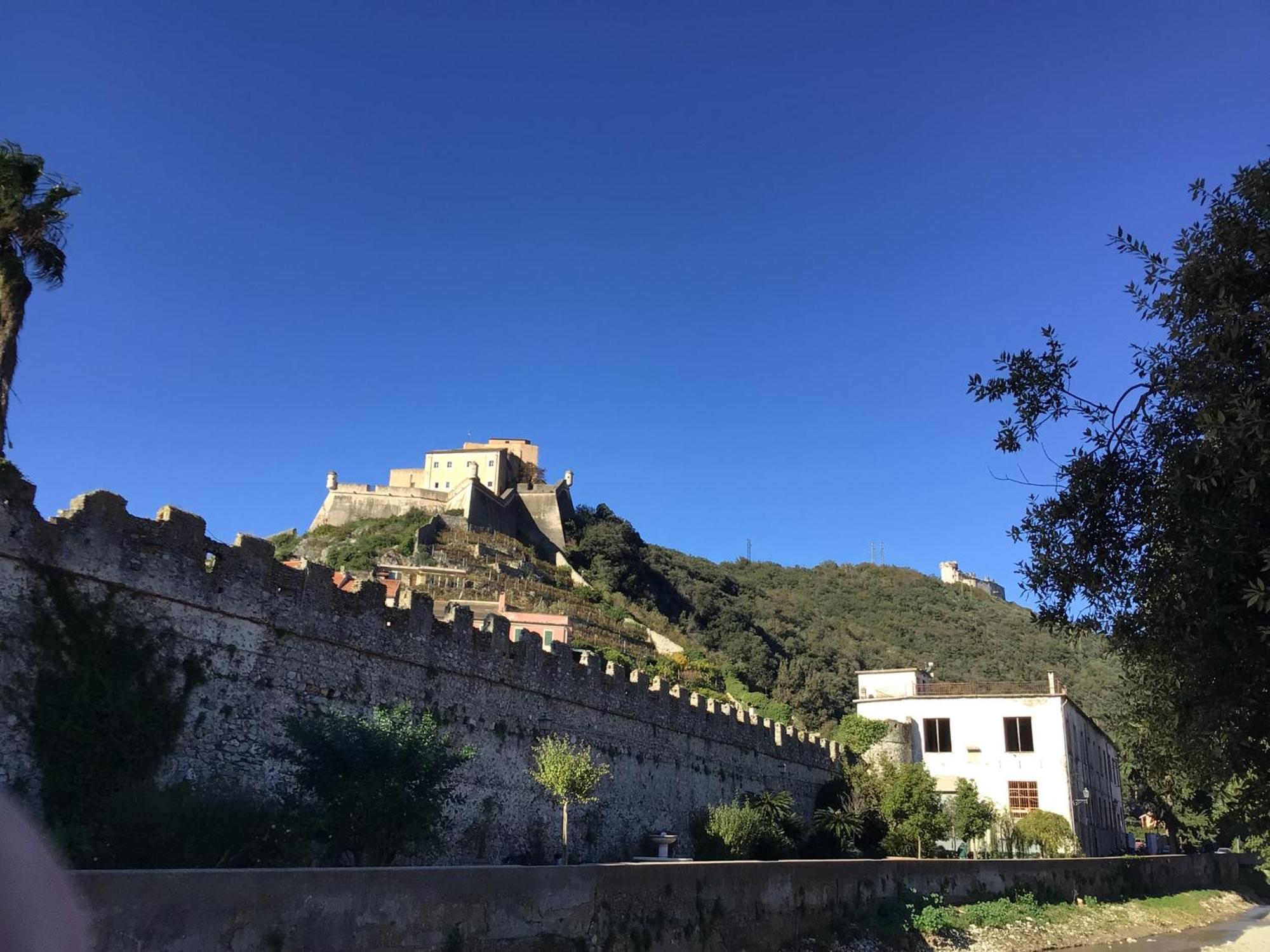 Casa Luigia Rooms Mtb In Finalborgo Bike Room Tour Ebike Trekking Finale Ligure Exteriör bild