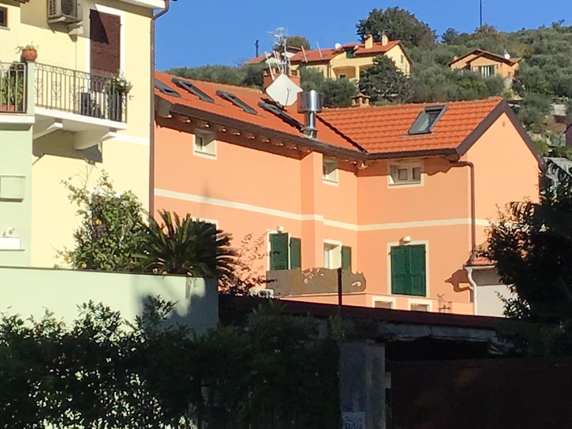 Casa Luigia Rooms Mtb In Finalborgo Bike Room Tour Ebike Trekking Finale Ligure Exteriör bild