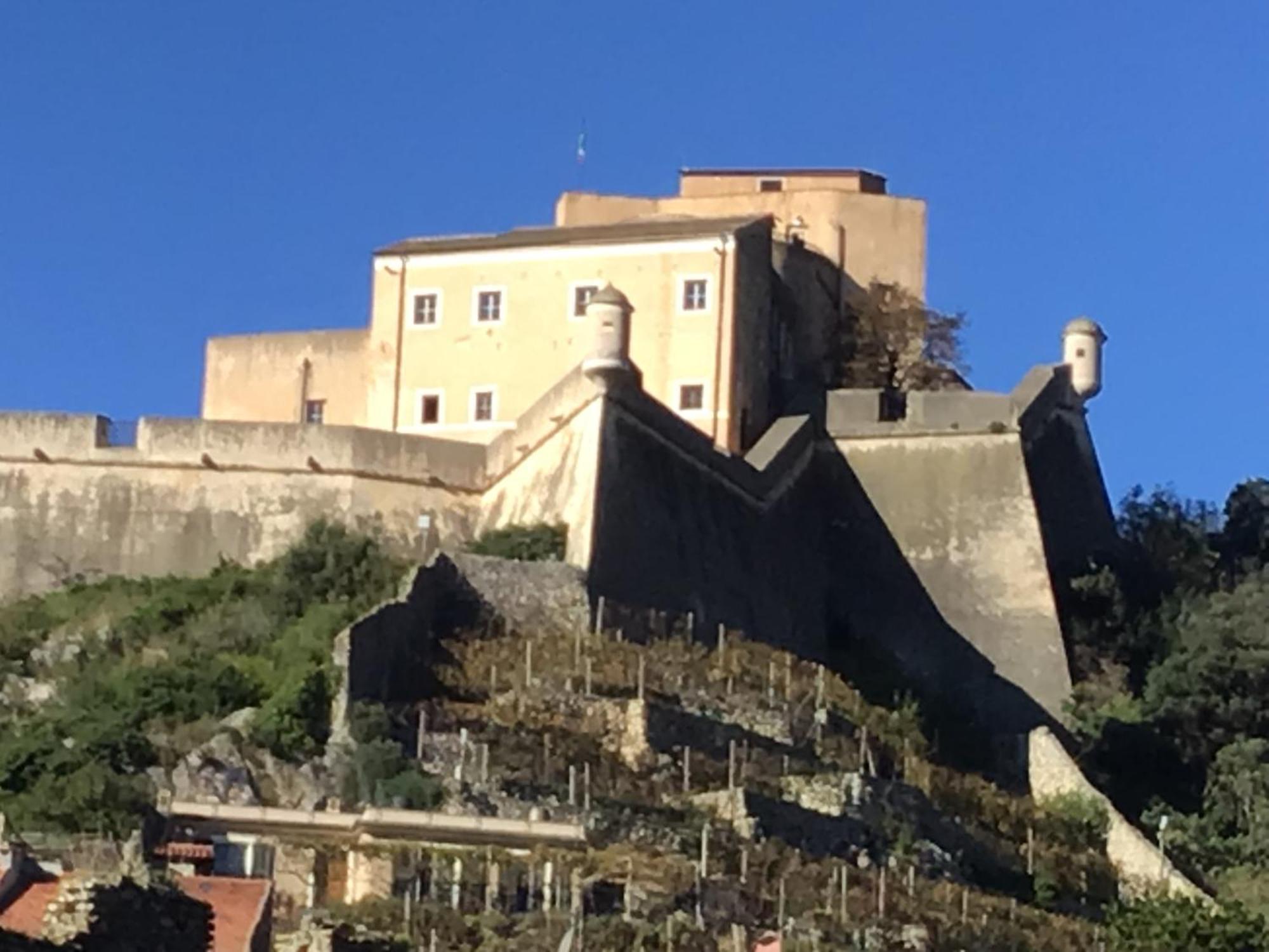 Casa Luigia Rooms Mtb In Finalborgo Bike Room Tour Ebike Trekking Finale Ligure Exteriör bild